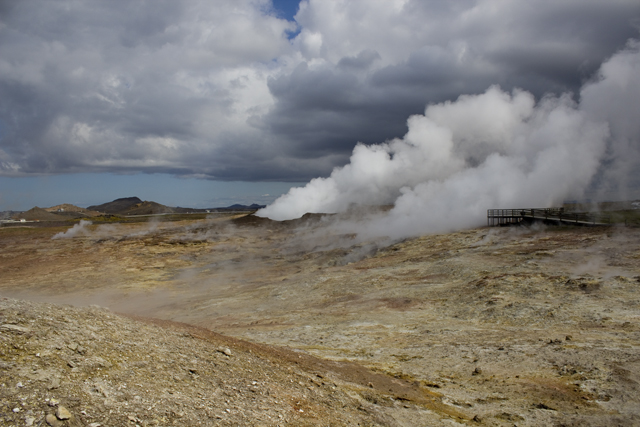 2011-07-09_13-16-05 island.jpg - Hochtemperaturgebiet Gunnuhverim Sdwesten von Reykjanes